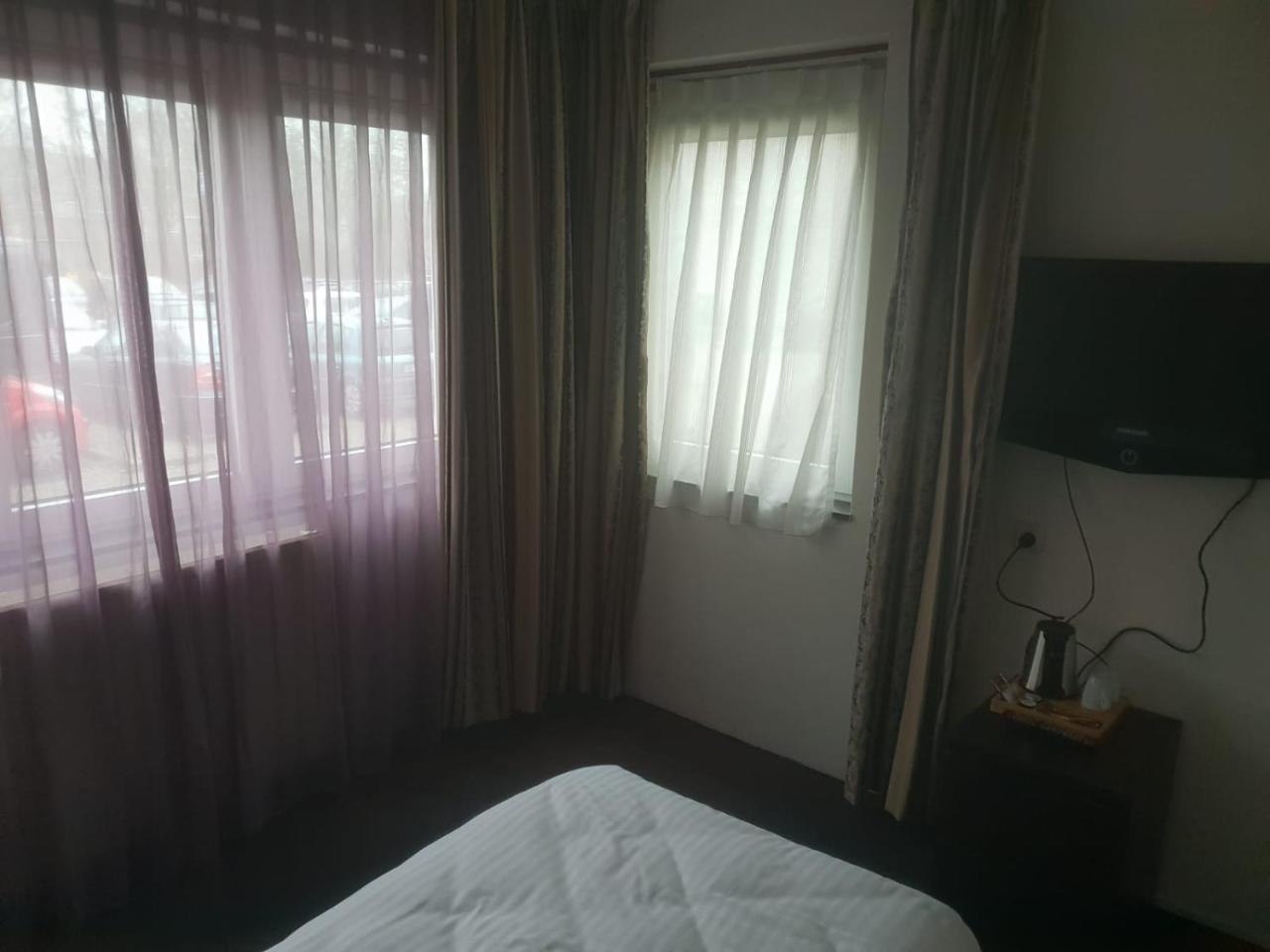Hotel De Lis Lisse Extérieur photo